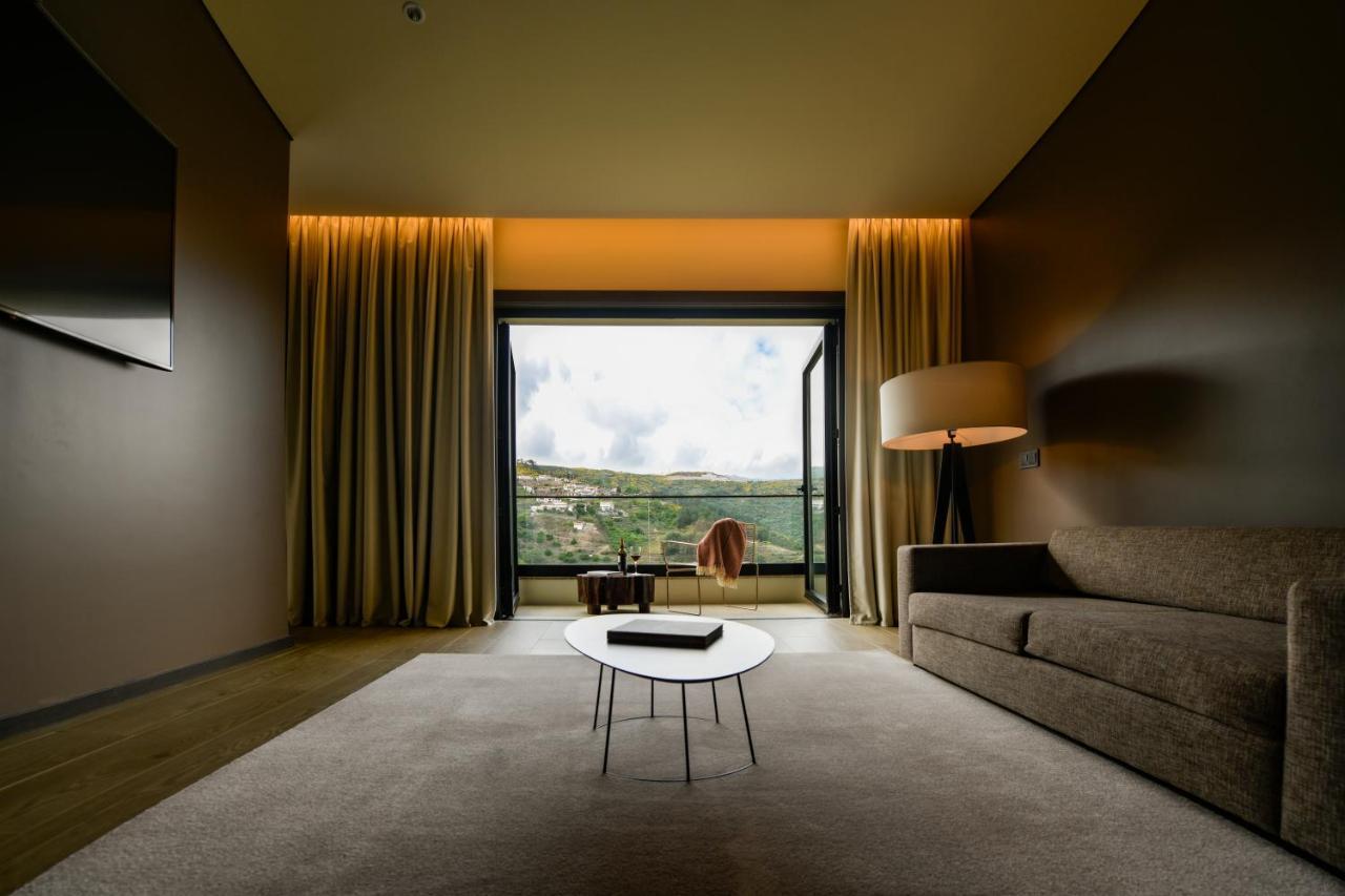 Mw Douro Wine & Spa Santa Marta de Penaguião المظهر الخارجي الصورة A room at the hotel