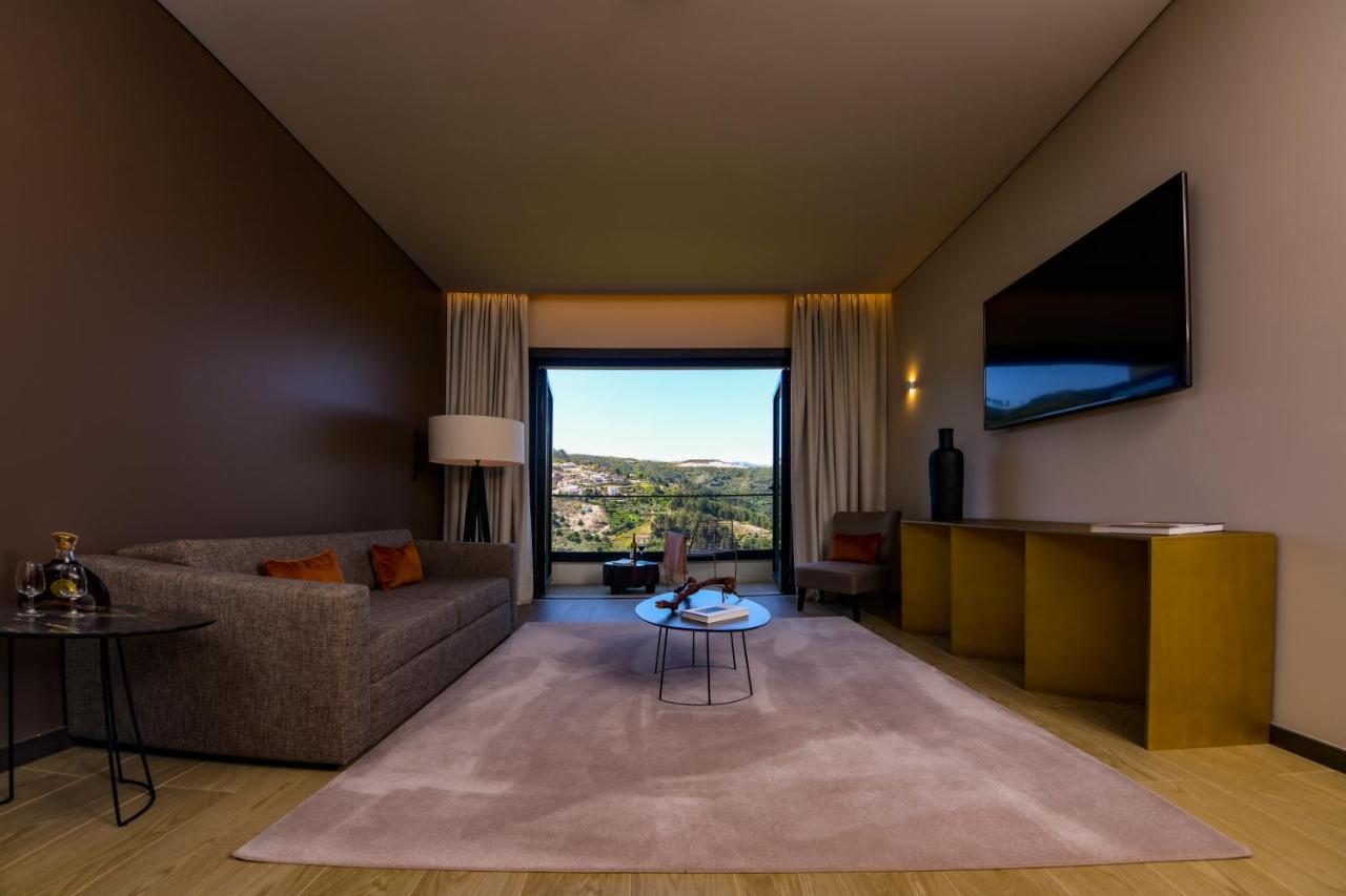 Mw Douro Wine & Spa Santa Marta de Penaguião المظهر الخارجي الصورة A room at the hotel
