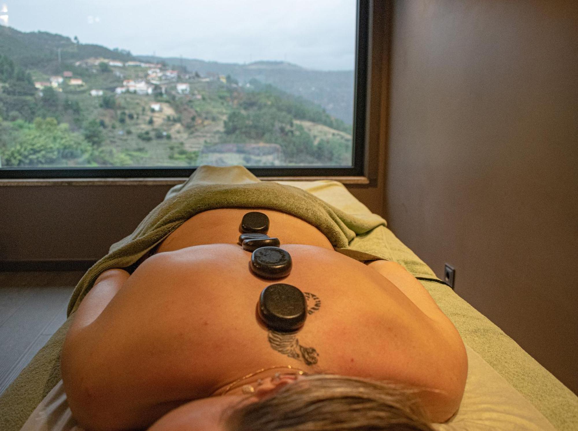 Mw Douro Wine & Spa Santa Marta de Penaguião المظهر الخارجي الصورة Hot stone massage